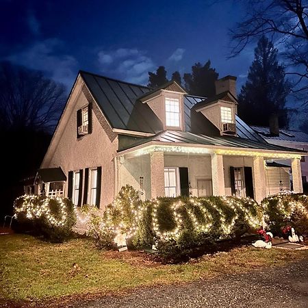 Across The Inn Entire Colonial House With Lovely Porch & Extremely Fast Wi-Fi Washington Extérieur photo